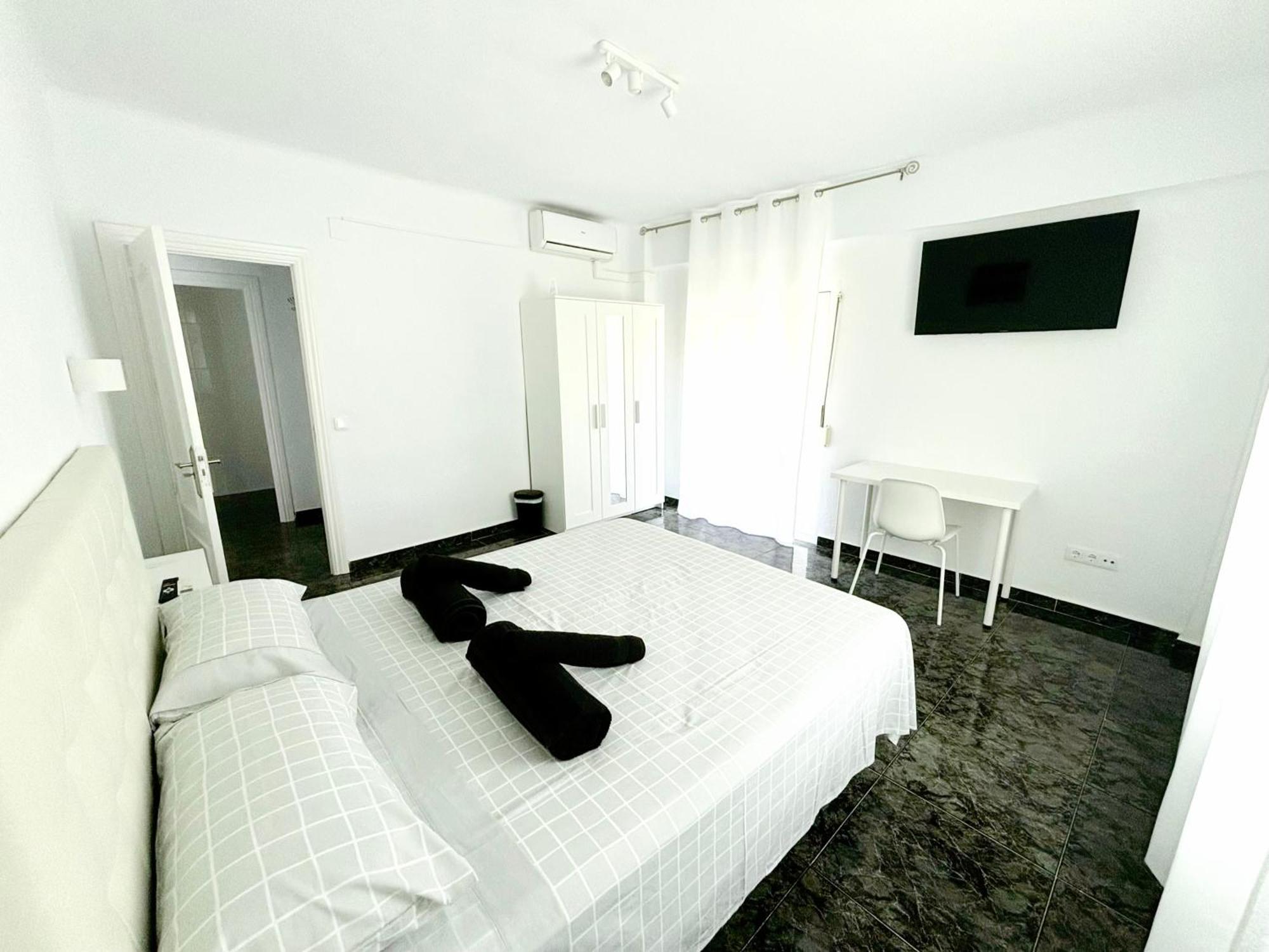 Aperol Apartment مالقة المظهر الخارجي الصورة